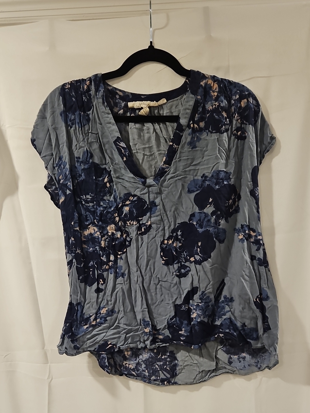 H&M L.O.G.G. Slate Blue Floral V-Neck Short Sleeve Blouse